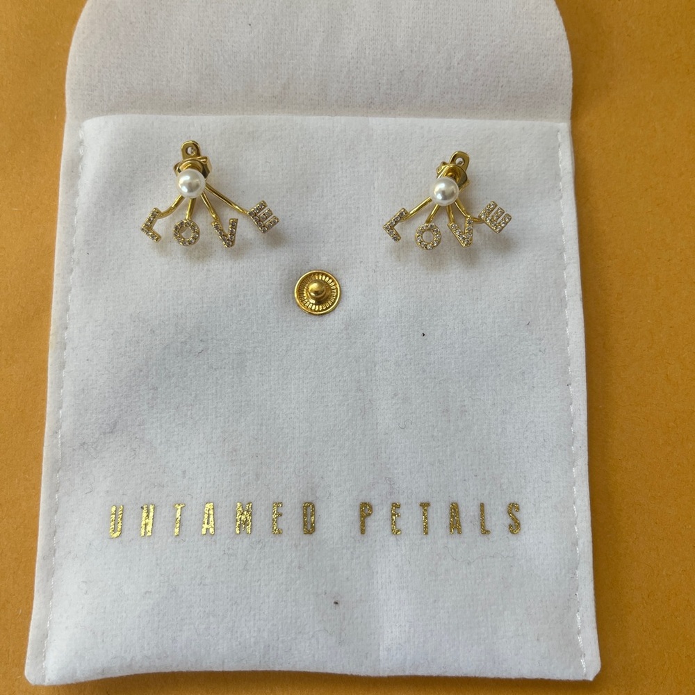 Untamed Petals earrings